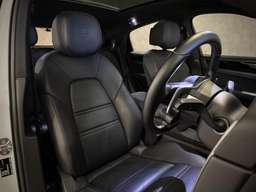 CAYENNE COUPE - Image 9